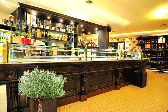 Bar restaurante en venta (larga d) 1